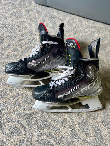 Bauer Vapor Hyperlite It Hockey Skates Extra Wide Width Pro Stock 8 (Used)