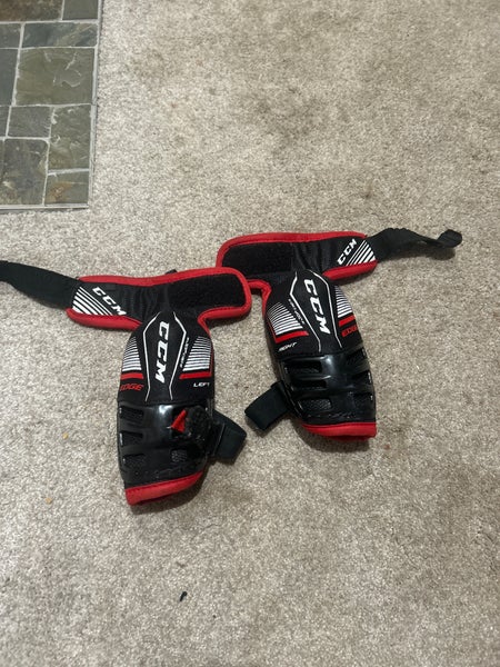 Junior Medium CCM JetSpeed Edge Elbow Pads (Used)