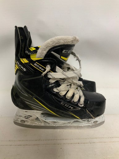 Used CCM TACKS 5092 Junior Hockey Skate Junior 02 11823-S000036014