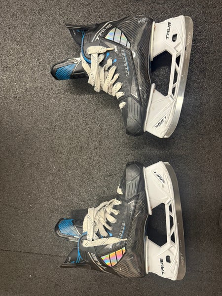 2024 True Catalyst 7X4 Hockey Skates Regular Width 7 (Used)