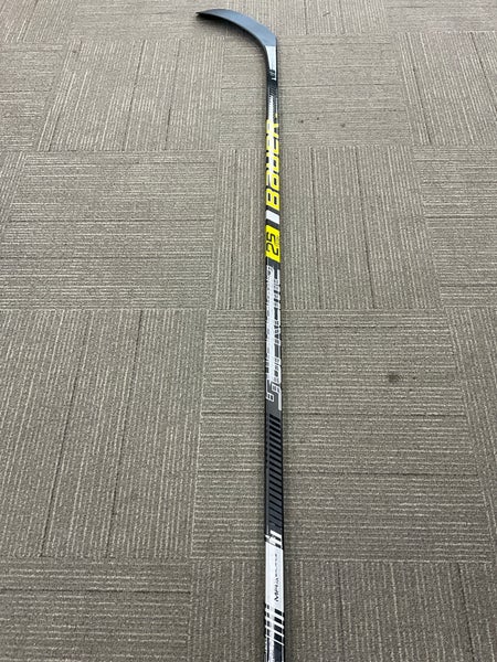 Senior Bauer Supreme 2S Team Right Handed Hockey Stick P28 87 Flex (New)