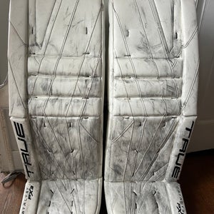 33" True Catalyst PX3 Goalie Leg Pads (Used)