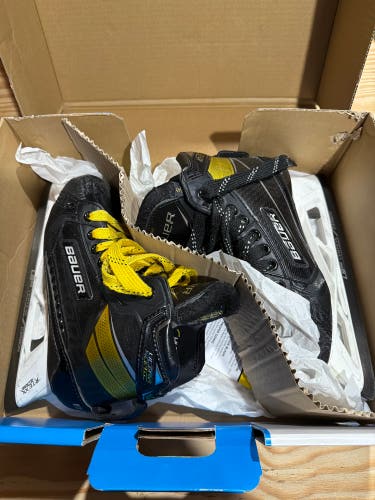 2024 Bauer Elite Hockey Goalie Skates Size 5 (Used)