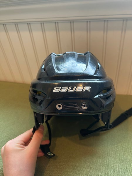 Medium Bauer Re-Akt 95 Helmet (Lightly used)