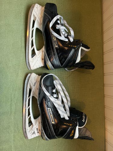 2015 Bauer Supreme TotalOne MX3 Hockey Skates Size 3.5 (Used)