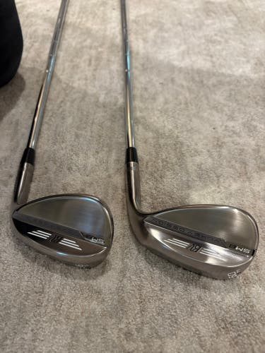 Titleist Vokey SM8 Tour Chrome Right Handed Wedge Wedge Flex 56 (10S) and 60 (08M) wedge set.