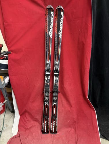 Skis: Nordica Speedmachine Mach 3 Power skis 178cm Bindings: Nortica NPro 25