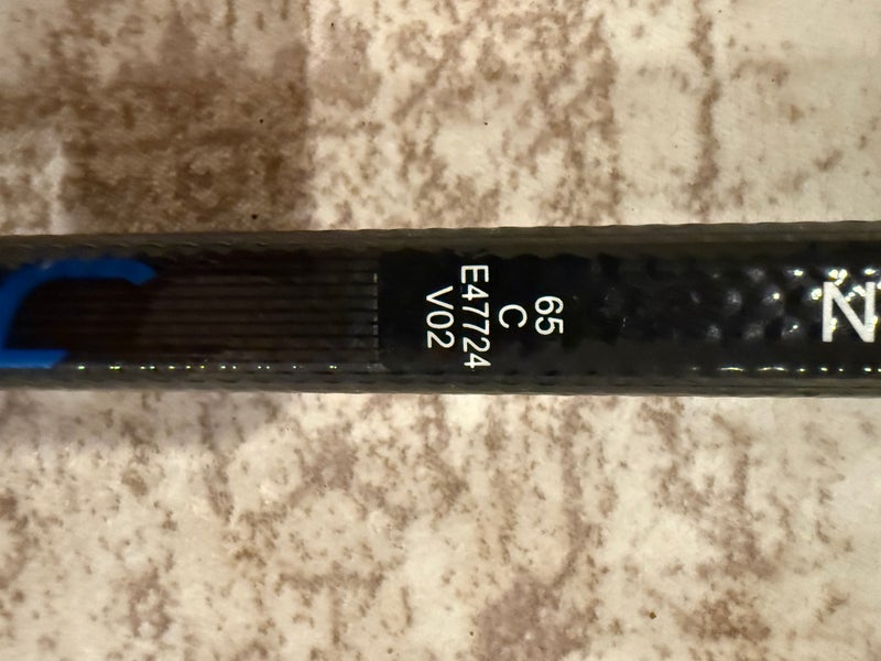 Senior CCM JetSpeed FT7 Pro Right Handed Hockey Stick P28 65 Flex (Used)