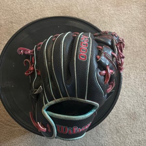 Wilson A2000 RH Infield Baseball Glove 11" (Used)