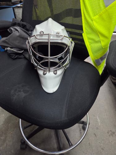 Senior Large 2023 Coveted Mask 906 Pro Goalie Mask Pro Stock (Used)