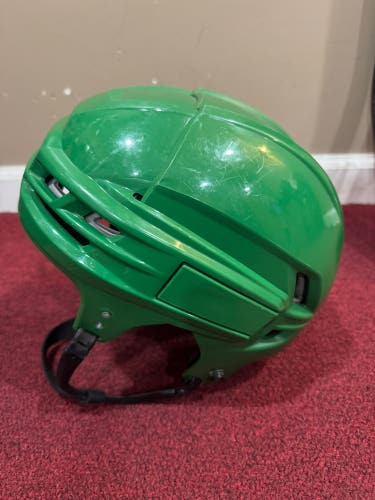 Medium CCM Tacks 910 Helmet Pro Stock Item#910G