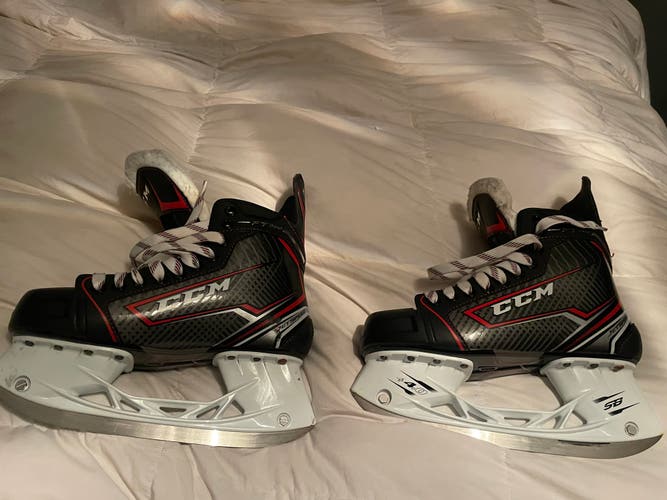 2017 CCM JetSpeed FT360 Hockey Skates Regular Width Size 6.5 (New)