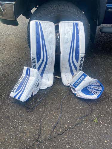 Vaughn Ventus SLR Senior Goalie Full Set – 32" Regular | Pads, Blocker Glove (READ DESCRIPTION)