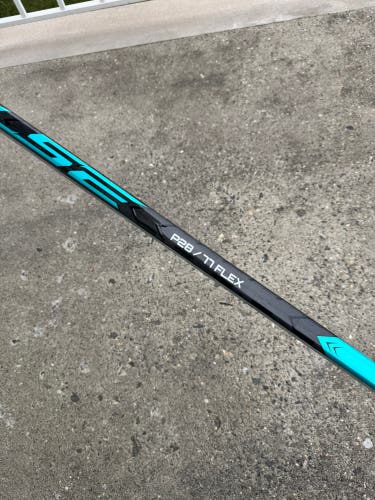 Senior Bauer Pulse Left Hand Hockey Stick P28 77 Flex (New)