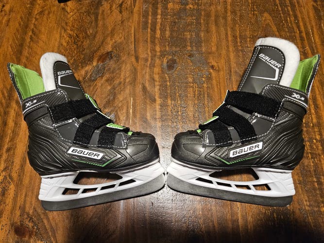 Youth Bauer XLS Hockey Skates SIZE 7 Y7