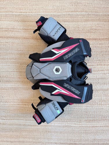 Small 2023 Vaughn SLR3 Pro Carbon Goalie Chest Protector (Used)