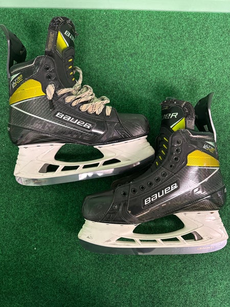 Senior Bauer Supreme Ultrasonic Hockey Skates (Fit 2) Size 10 (Used)