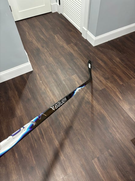 Senior Bauer Vapor FlyLite Left Hand Hockey Stick P28 70 Flex (New)