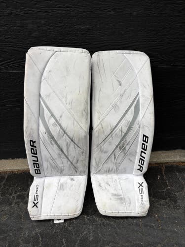White 31" Intermediate Bauer Vapor X5 Pro Goalie Leg Pads (Used)