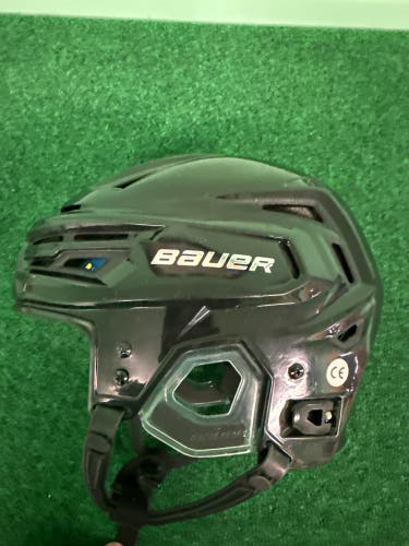Black Medium Bauer Re-Akt 150 Helmet (Used)