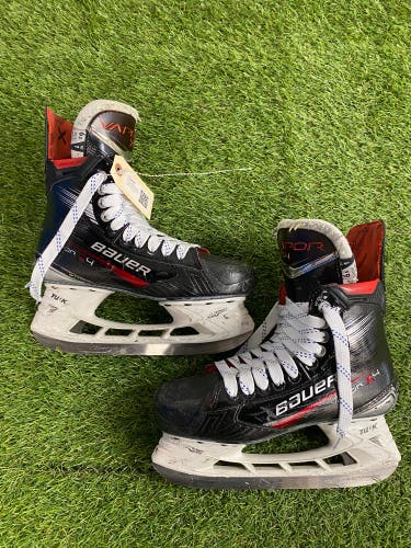 Intermediate Bauer Vapor X4 Hockey Skates 6.5 (Used)