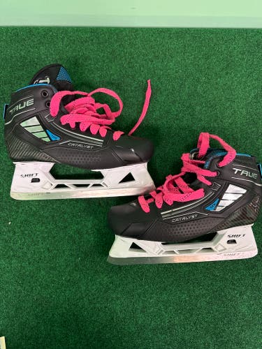 Senior True Catalyst 7X4 Hockey Goalie Skates (Wide) Size 9 (Used)