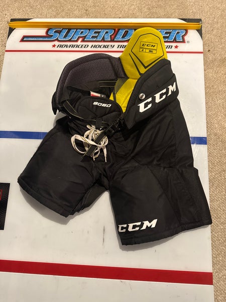 Men's Junior Small CCM Tacks 9060 Hockey Pants (Used)