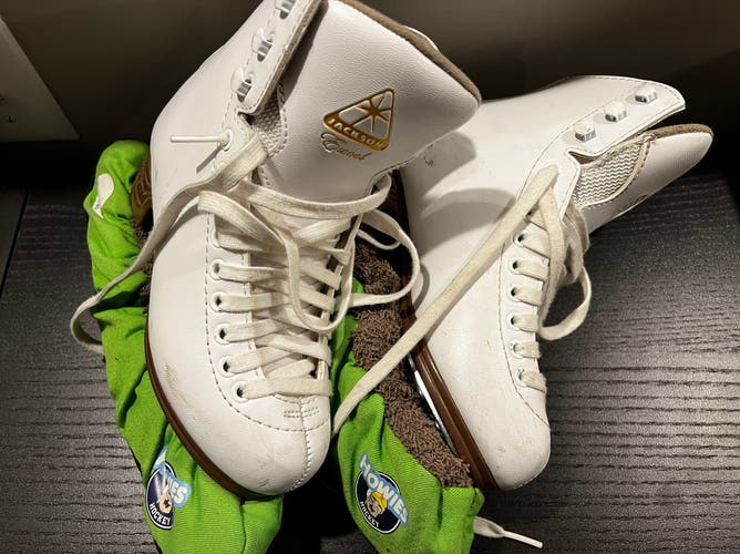 Jackson Ultima Excel Figure Skates B Junior 1.5 (Used)