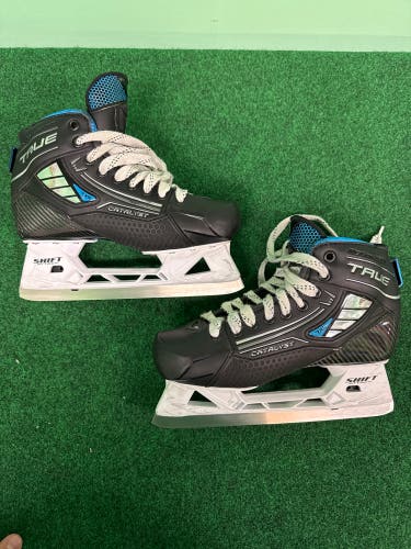 Senior True Catalyst 7X4 Hockey Goalie Skates (Regular) Size 7.5 (Used)