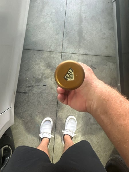 2023 DeMarini Whisper Composite Bat (-10) 23 oz 33" (Used)