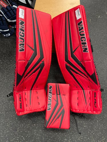 28" Vaughn SLR4 Pro Goalie Leg Pads (Used)
