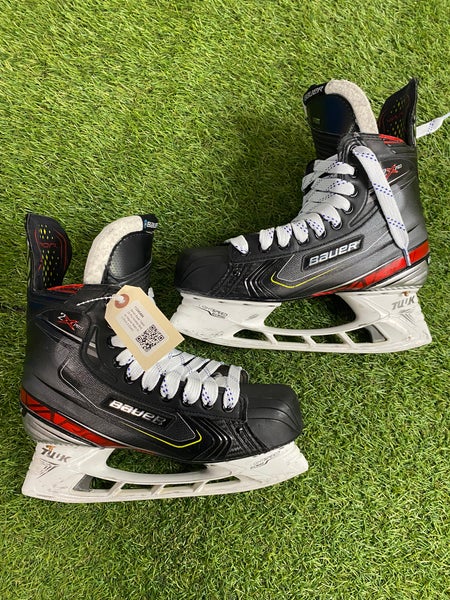 Senior Bauer Vapor 2X Pro Hockey Skates Regular Width Pro Stock 8 (Used)