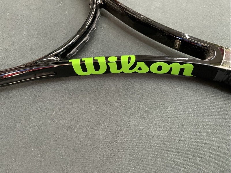 Wilson Blade 98 V7 - 16/19 KBLADE - Pro Stock Racket - Grip Size 4 Wilson Blade 98 V7 - 16/19 KBLADE - Pro Stock Racket - Grip Size 4