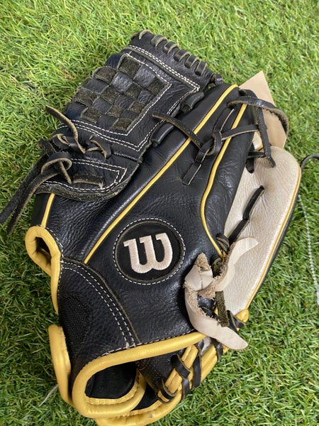 Wilson A500 RH Softball Glove | 12"
