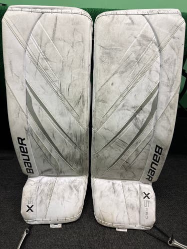White Bauer Vapor X5 Pro Goalie Leg Pads (Used) | Intermediate Large (32+)