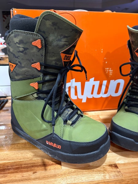 Size M 11.5 (W 12.5) Thirty Two Lashed Snowboard Boots (Used)
