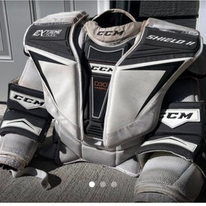 Small CCM Extreme Flex II Shield Goalie Chest Protector (Used)