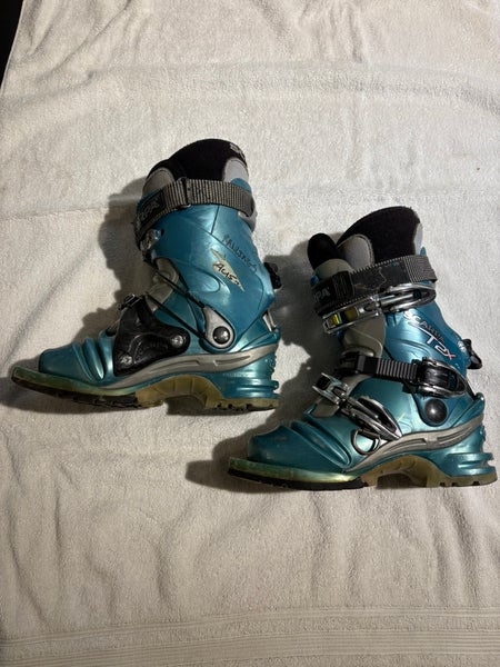 Mondo 21 & 21.5 Scarpa Telemark Ski Boots Medium Flex (Used)