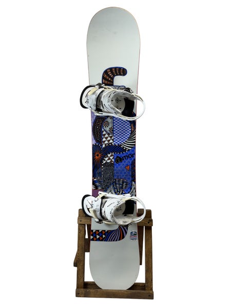 145cm Forum Amor Snowboard W/ Burton Stiletto Bindings
