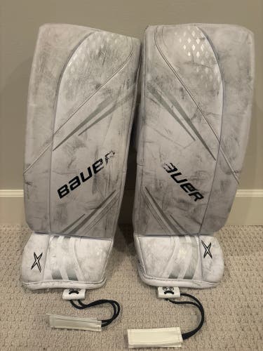 Small Bauer Vapor X2.7 Goalie Leg Pads (Used)