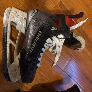 2023 Bauer Vapor X5 Pro Hockey Skates Size 4.5 (Used)