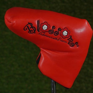 BLOSSOMS BLADE PUTTER HEADCOVER PERFORMANCE WITH PASSION RED / BLACK ~ LADIES!