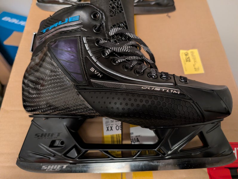2025 True SVH Pro Two Piece Hockey Goalie Skates Extra Wide Width 9 (Used)