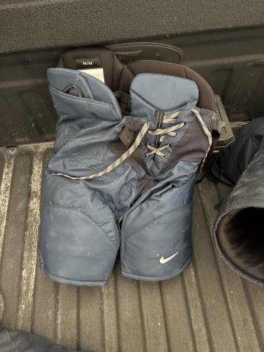 Men's Senior Medium Bauer Hockey Pants Pro Stock (Used)