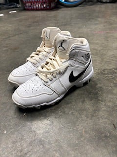 White Kid's Youth 4Y (Big Kids / Youth) High Top Jordan Molded Cleats (Used)