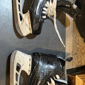 Bauer Supreme Mach Hockey Skates   Size 5.5 (Used)