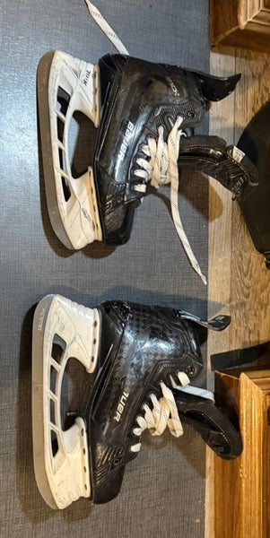 Bauer Supreme Mach Hockey Skates   Size 5.5 (Used)