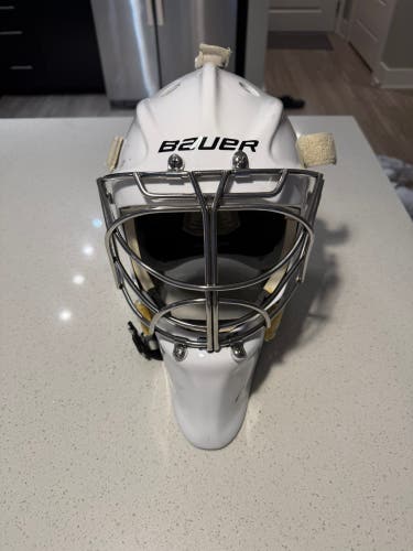 Senior Medium 2022 Bauer Profile 960 Goalie Mask (Used)