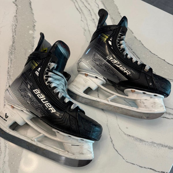 Bauer Hyperlite 2 Skates Size 4.5 W/ FlyTi Blades