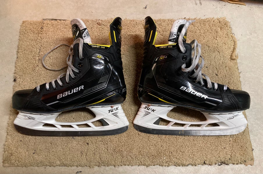 2022 Bauer Supreme M4 Hockey Skates 9.5 (Used)